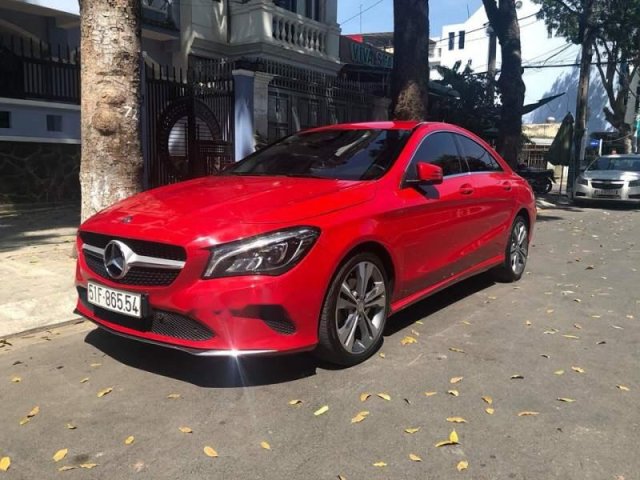 Cần bán gấp Mercedes đ 2017, màu đỏ, nhập khẩu nguyên chiếc