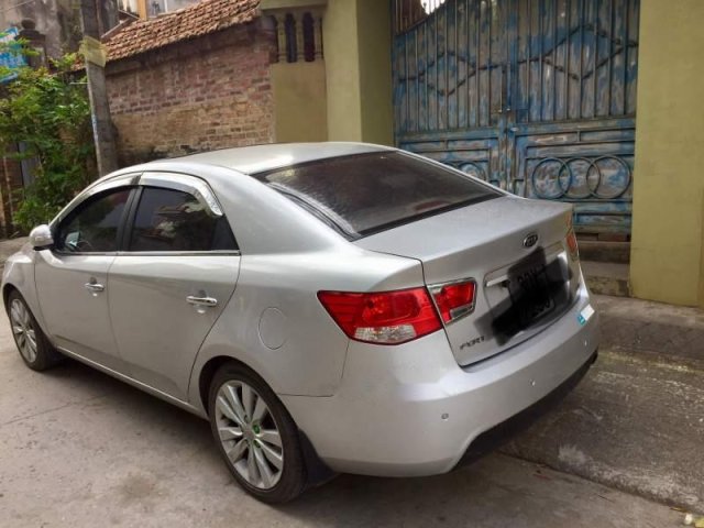 Bán Kia Forte 1.6AT 2010, màu bạc, nhập khẩu