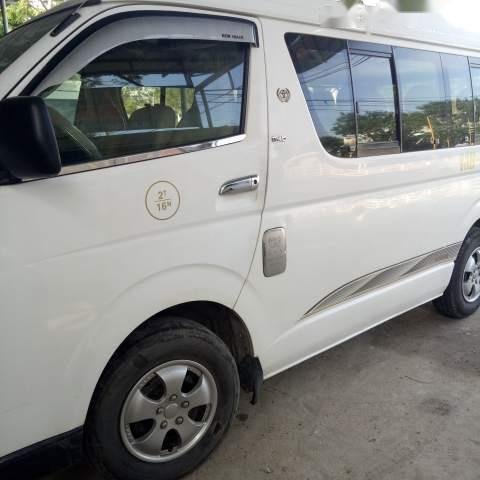 Cần bán gấp Toyota Hiace đời 2006, màu trắng, giá tốt