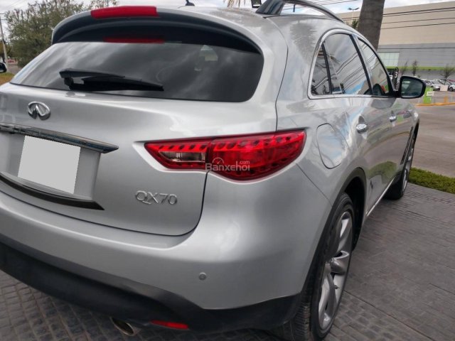 Cần tiền bán gấp xe Infiniti QX70 2016, xe màu bạc0