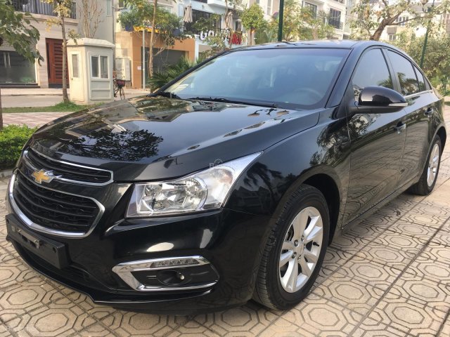 Bán xe Chevrolet Cruze 1.6MT năm 2016, màu đen0