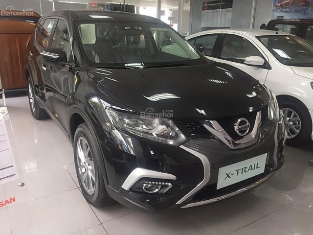 Bán Nissan X trail V Series 2.0 SL Luxury năm 2018, màu đen, 931tr