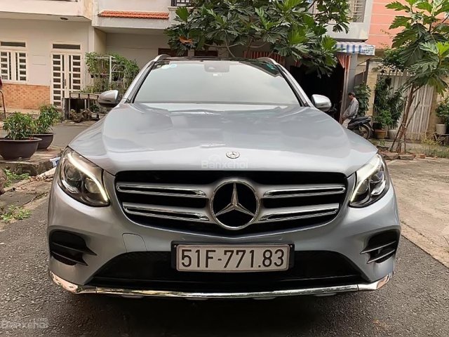 Chính chủ bán Mercedes GLC 300 4Matic đời 2016, màu bạc