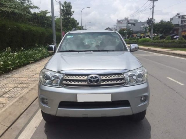 Bán ô tô Toyota Fortuner V 2009, màu bạc, giá 525tr