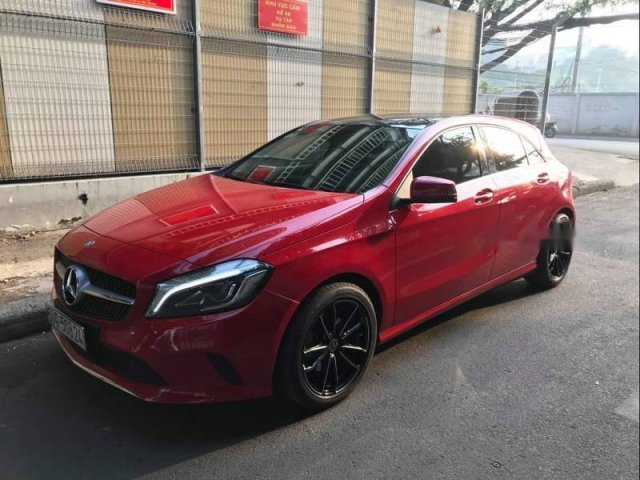 Cần bán xe Mercedes A200 đời 2018, màu đỏ, xe nhập xe gia đình