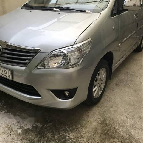 Cần bán gấp Toyota Innova sản xuất 2013, màu bạc, 580tr