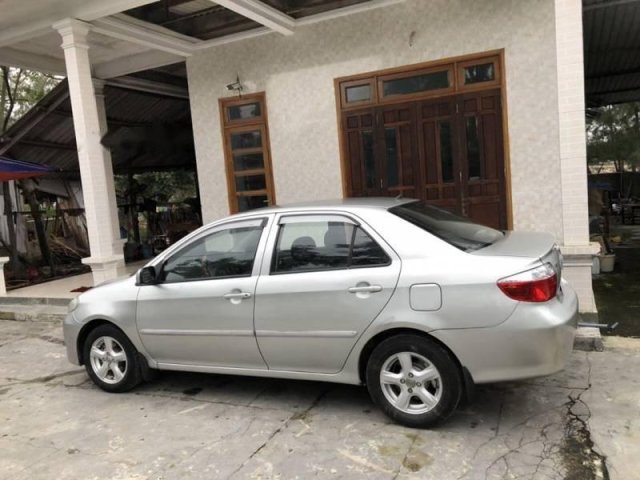 Bán xe Toyota Vios sản xuất năm 2006, màu bạc, nhập khẩu chính chủ