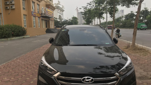 Cần bán Hyundai Tucson 1.6 AT đời 2018, màu đen, xe đẹp như mới