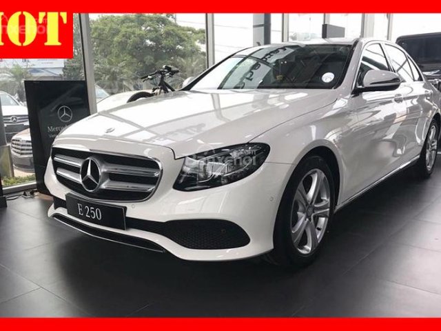 Bán xe Mercedes E250 trắng 2018 như mới, giá rẻ, chính hãng, đủ màu lựa chọn