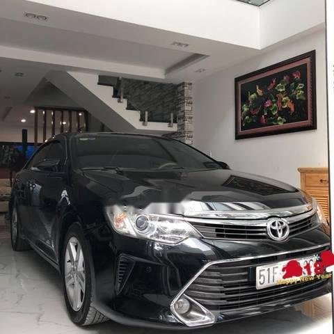 Cần bán xe Toyota Camry 2.5Q đời 2016, màu đen