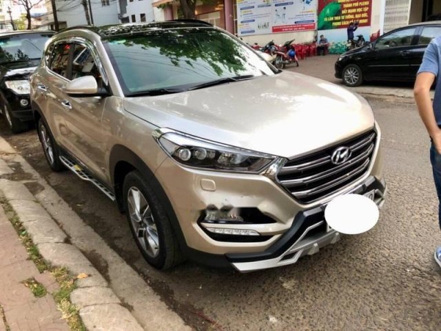 Bán Hyundai Tucson CRDI sản xuất năm 2017, màu vàng cát