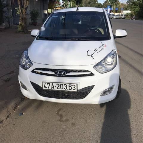 Cần bán gấp Hyundai i10 sản xuất 2013, màu trắng, nhập khẩu, giá chỉ 245 triệu