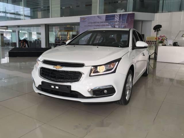 Bán xe Chevrolet Cruze năm sản xuất 2018, màu trắng