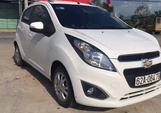 Cần bán lại xe Chevrolet Spark 1.2MT sản xuất 2016, màu trắng 