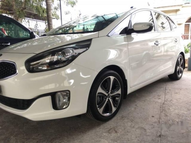 Bán Kia Rondo đời 2015, màu trắng như mới