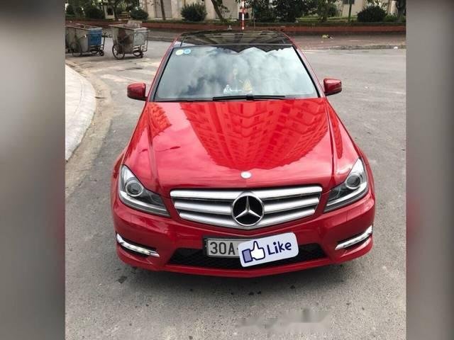 Cần bán xe Mercedes E250 sản xuất năm 2017