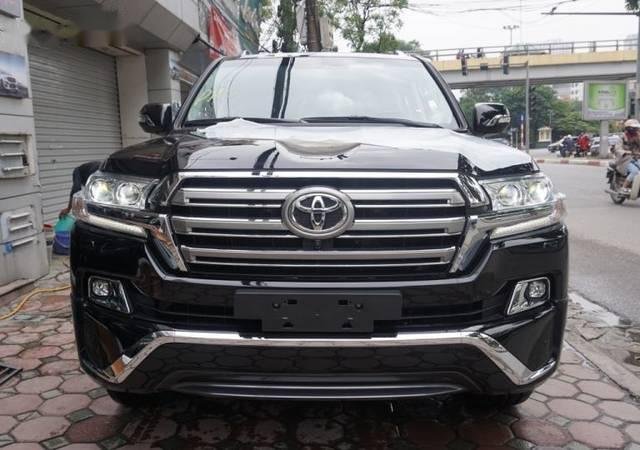 Cần bán gấp Toyota Land Cruiser VX.R 4.6 AT đời 2017, màu đen, nhập khẩu nguyên chiếc