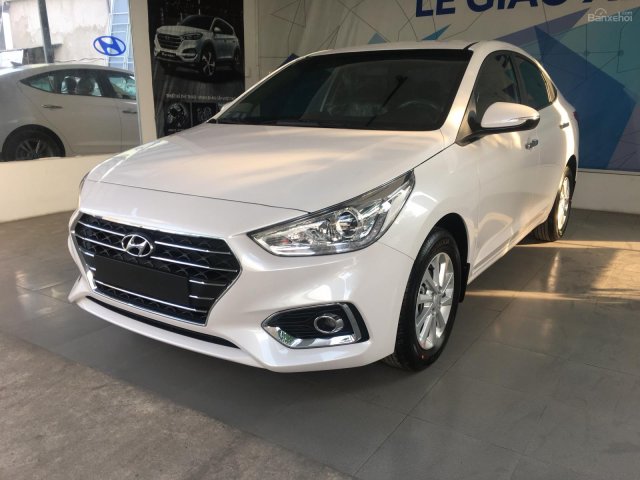 Bán ô tô Hyundai Accent 1.4 AT sản xuất 2018, màu trắng, giá chỉ 499 triệu giao ngay