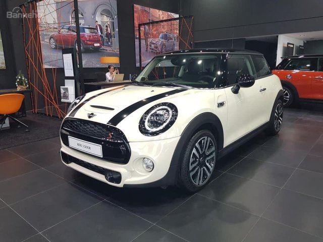 Bán xe Mini Cooper S 2018, màu Pepper White, giao xe ngay