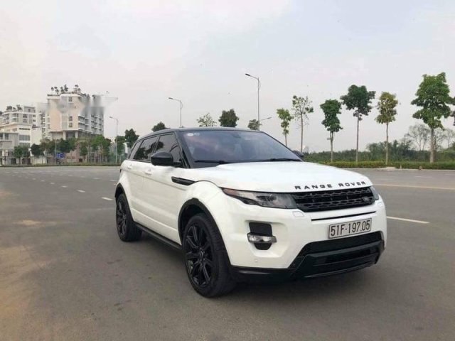 Cần bán gấp LandRover Evoque Dynamic sản xuất 2014, màu trắng, nhập khẩu nguyên chiếc