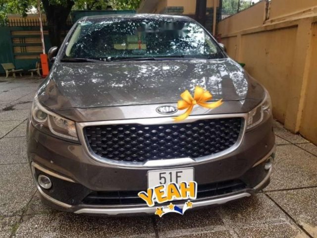 Cần bán Kia Sedona đời 2016, màu nâu, xe nhập