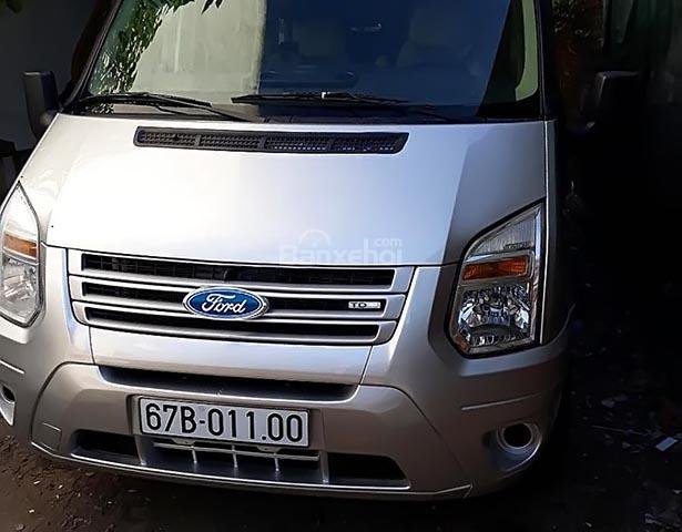 Bán Ford Transit Luxury đời 2016, màu bạc mới chạy 66.000km