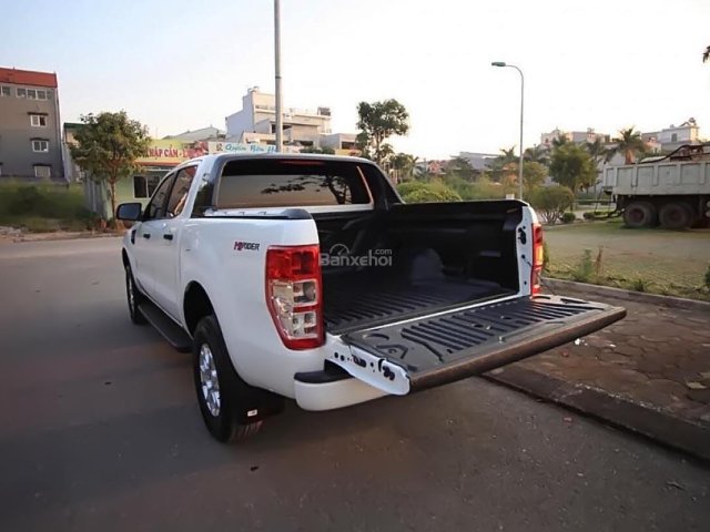 Cần bán xe Ford Ranger XLS 2.2 AT 2016, màu trắng, xe nhập