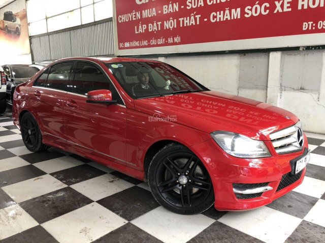 Cần bán Mercedes C300 AMG đời 2012, màu đỏ giá cạnh tranh