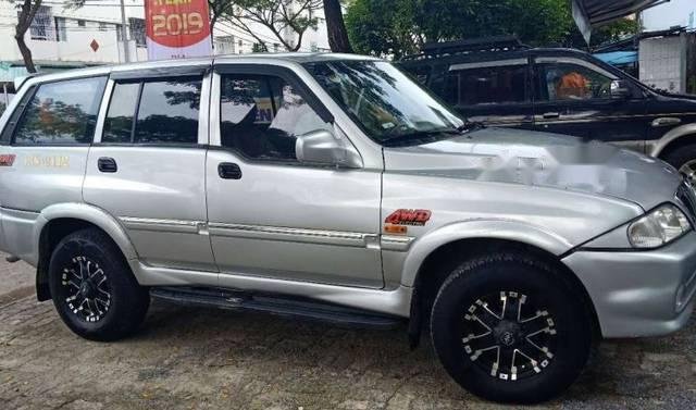 Bán xe Ssangyong Musso năm 2000, màu bạc, xe nhập