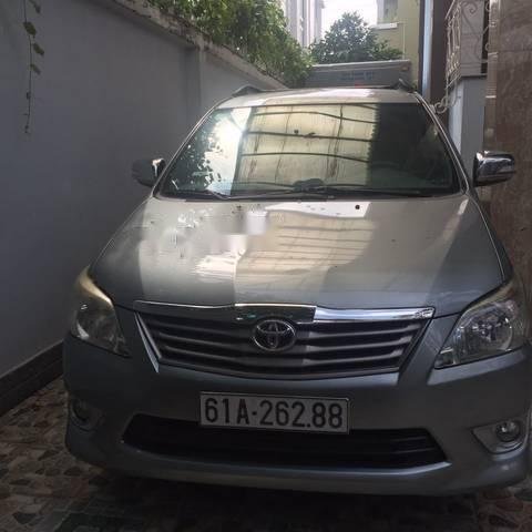 Bán Toyota Innova V sản xuất năm 2012, màu bạc số tự động