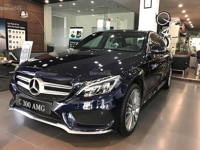 Cần bán Mercedes C300 AMG năm 2018, màu xanh  