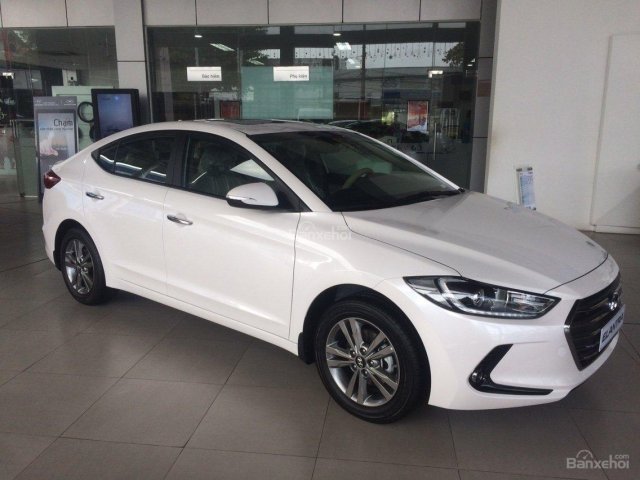 Bán xe Elantra 1.6L số tự động tại Hyundai Cần Thơ, gíao ngay chạy Tết