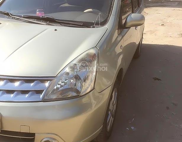 Bán Nissan Grand livina 1.8 AT 2010, màu vàng số tự động