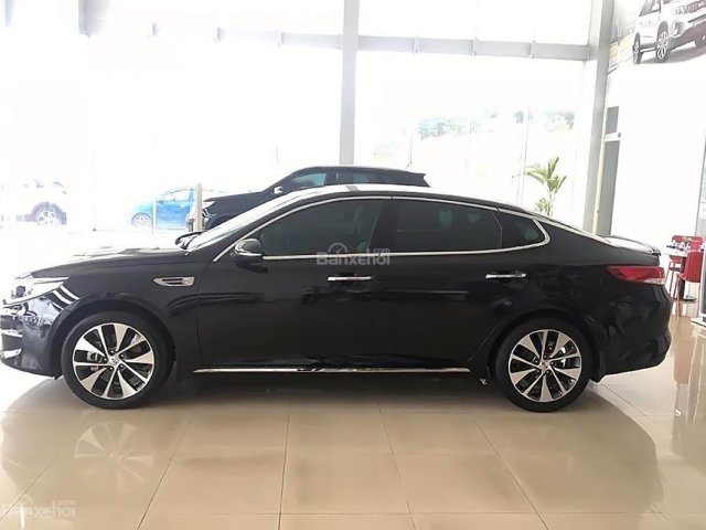 Cần bán Kia Optima 2.0 ATH đời 2018, màu đen