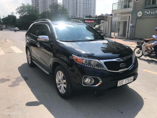 Bán xe Kia Sorento đời 2013, màu đen, giá tốt