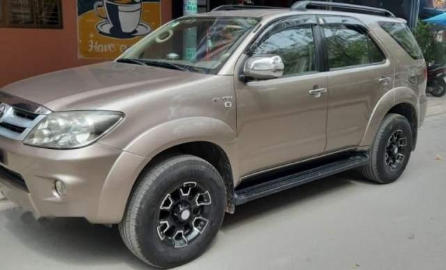 Cần bán Toyota Fortuner đời 2007, màu vàng, nhập khẩu nguyên chiếc, xe gia đình