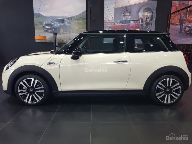 Bán xe Mini Cooper S LCI model 2019, màu Pepper White, nhập khẩu từ Anh Quốc, có xe giao ngay - hỗ trợ vay 80%