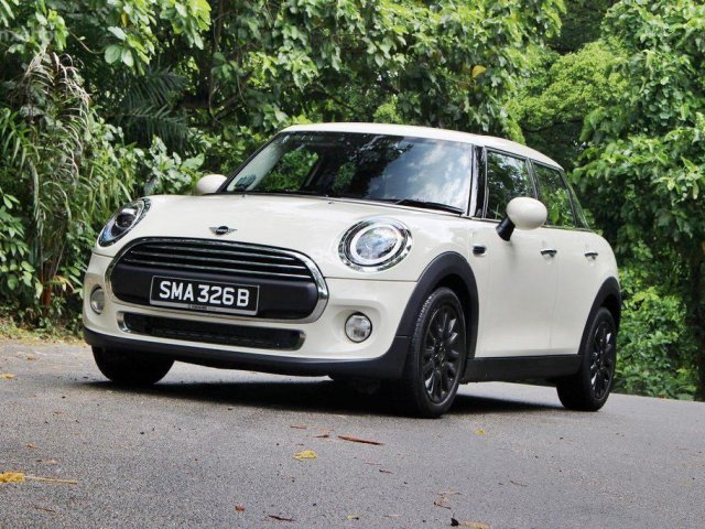 Bán xe Mini One model 2019, màu Pepper White, nhập khẩu nguyên chiếc, giao xe ngay - hỗ trợ vay 80%0