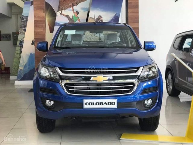 Bán xe bán tải 5 chỗ Colorado màu xanh dương, trả trước 15% - LH: 0945 307 489 gặp Huyền Chevrolet