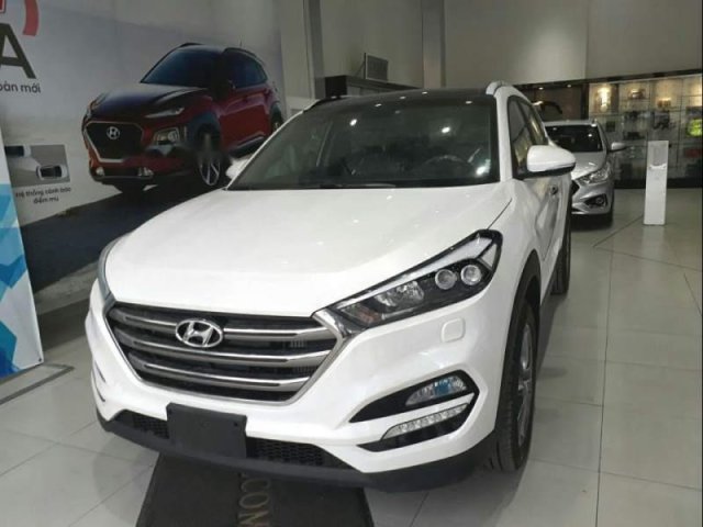 Bán xe Hyundai Tucson đời 2019, màu trắng