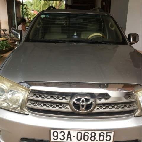 Bán Toyota Fortuner 2009, màu bạc, giá 540tr