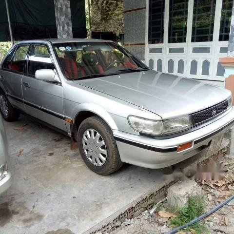 Cần bán Nissan Bluebird năm 1991, màu bạc, nhập khẩu  0