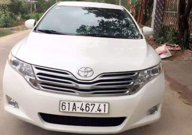 Bán Toyota Venza đời 2009, màu trắng, nhập khẩu  