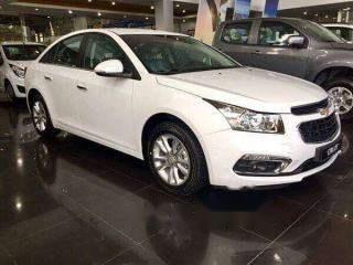 Bán Chevrolet Cruze năm sản xuất 2018, màu trắng, giá tốt