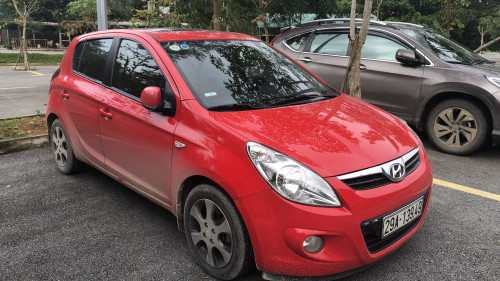 Cần bán Hyundai i20 AT 2010, màu đỏ chính chủ, 335 triệu