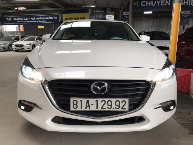 Bán Mazda 3 Facelift 1.5AT màu trắng, số tự động, sản xuất 2017, biển tỉnh đi 28000km