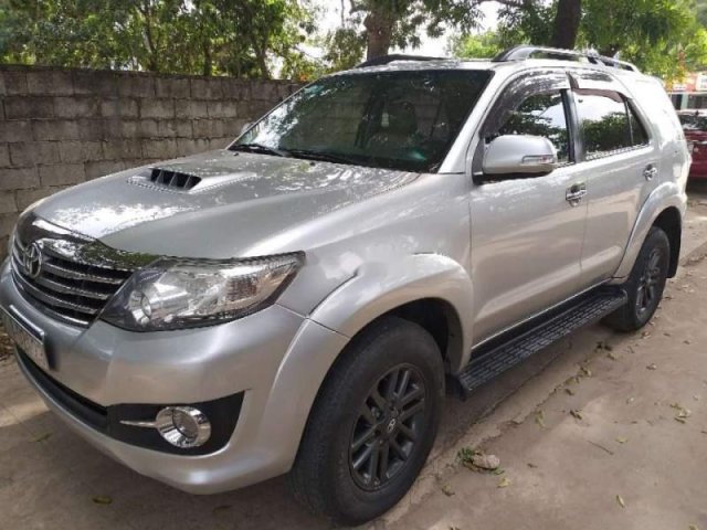 Chính chủ bán xe Toyota Fortuner đời 2015, màu bạc, xe nhập