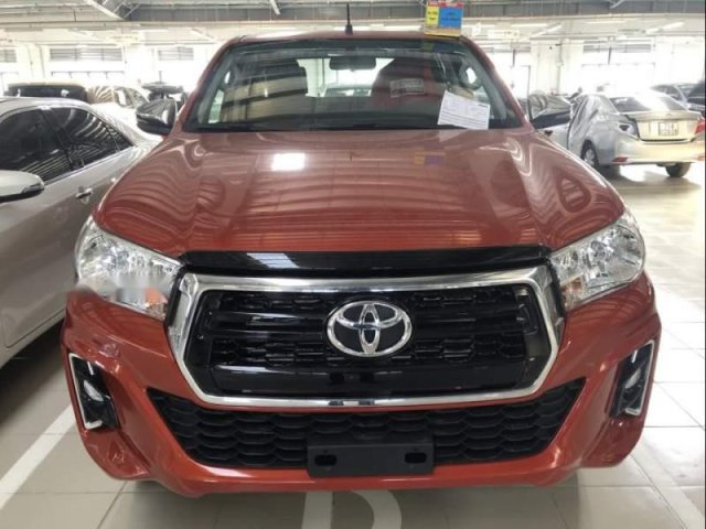 Bán Toyota Hilux 2.4 4x2 AT 2018, nhập khẩu Thái, xe giao ngay trong tháng 1/2019
