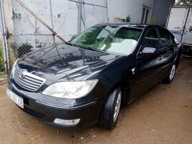 Bán Toyota Camry năm 2004, màu đen như mới