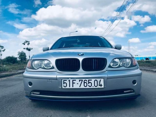 Bán xe BMW 3 Series 318i 2003, màu bạc, xe đẹp không một lỗi nhỏ